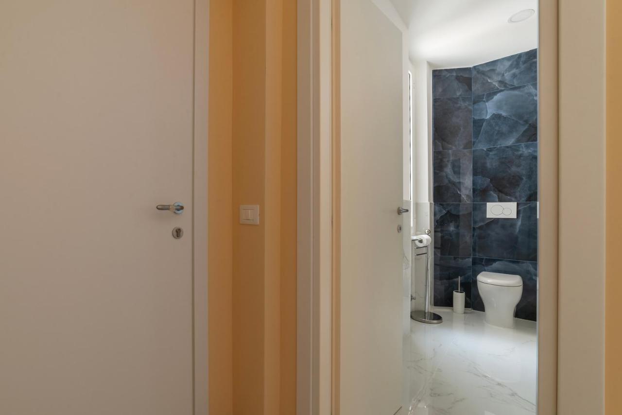 Functional Apartment - Piazza Re Di Roma Luaran gambar
