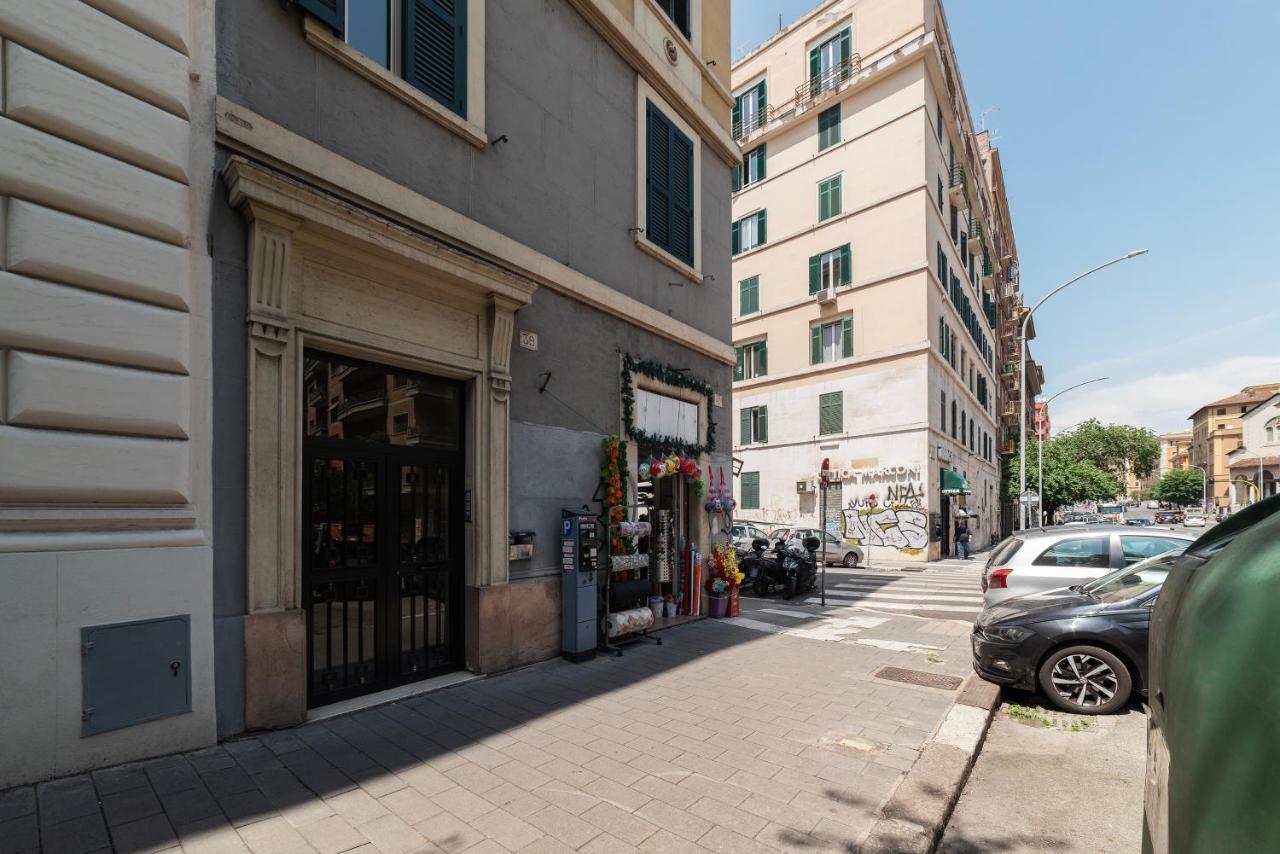 Functional Apartment - Piazza Re Di Roma Luaran gambar